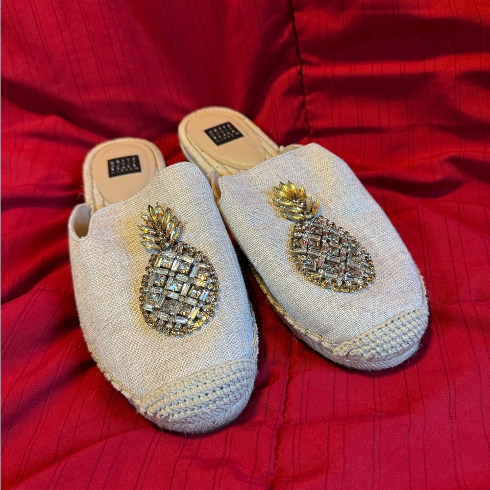 White House Black Market Beige Pineapple Decor Mules